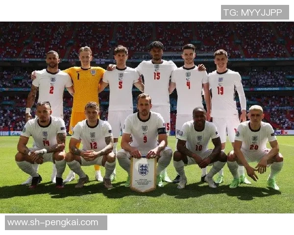 2020年全球足球明星汇聚各队风采与精彩瞬间回顾 2020年全球足球明星汇聚各队风采与精彩瞬间回顾