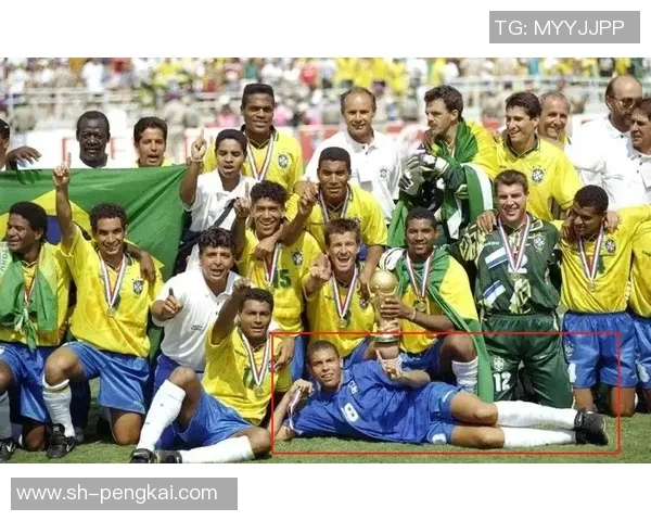 国内外足球明星的成长历程与辉煌成就全解析