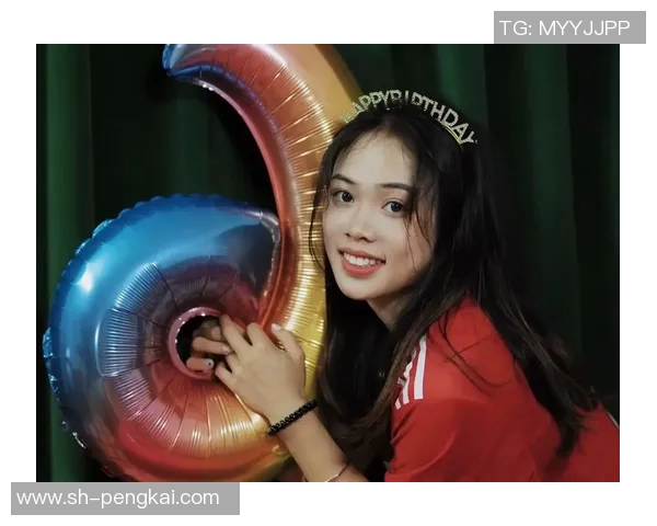 时尚足球明星服装搭配推荐女生必备潮流穿搭灵感图片分享